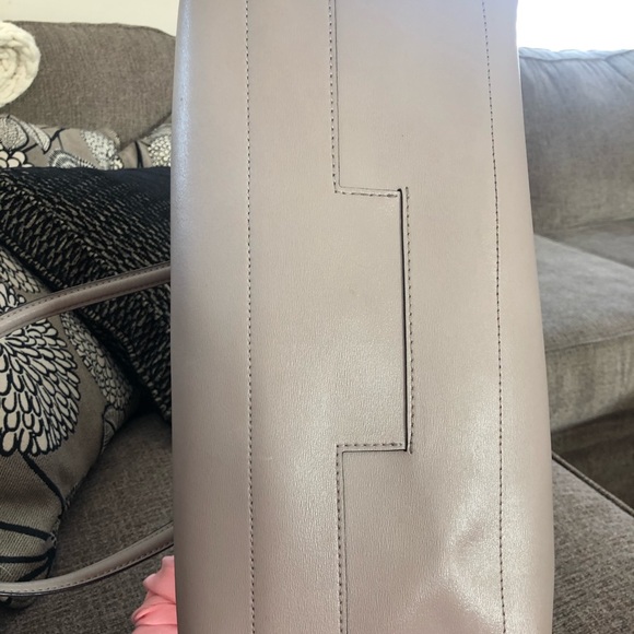 Authentic Tory Burch Handbag - Picture 8 of 10